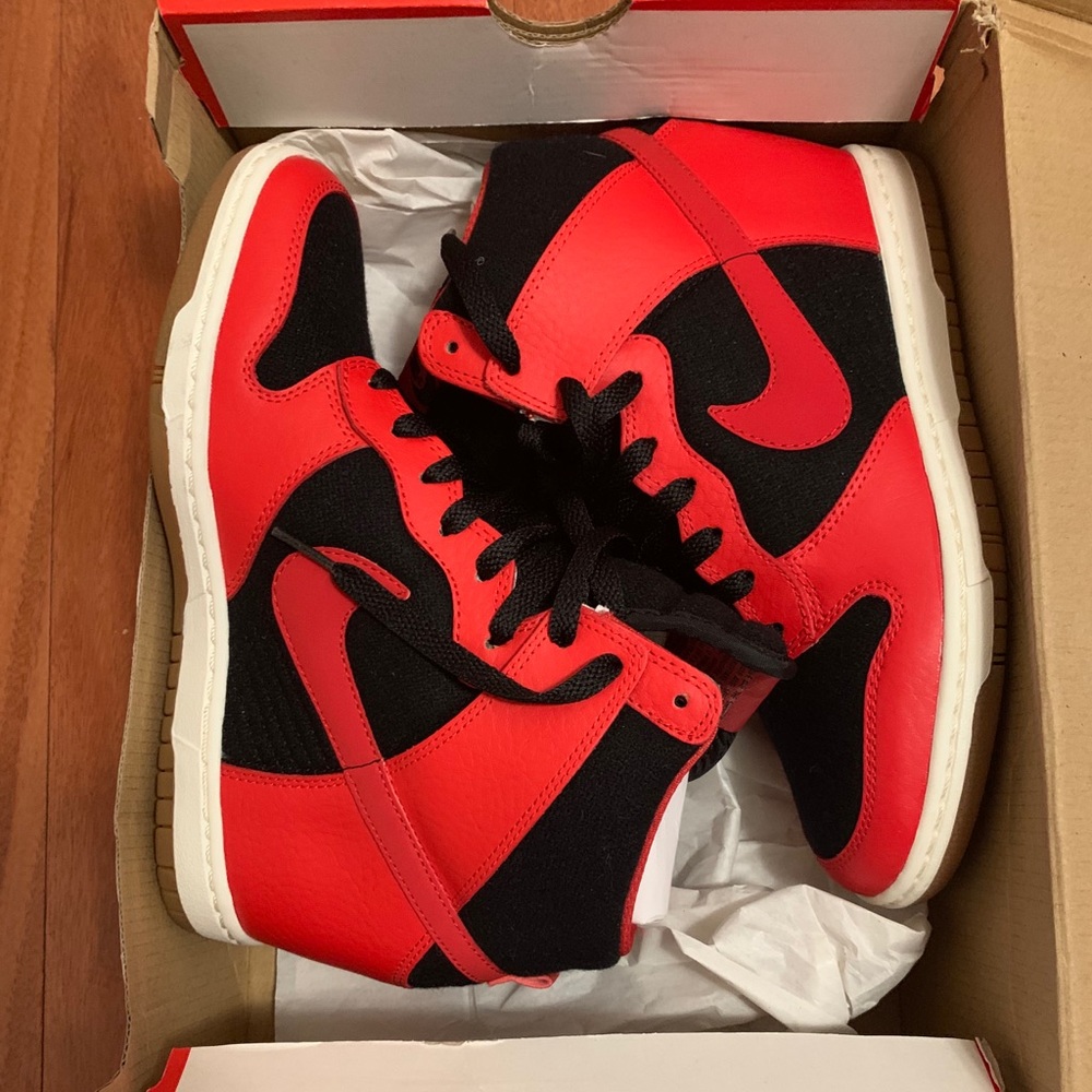 Nike Essential Ski Hi Dunks